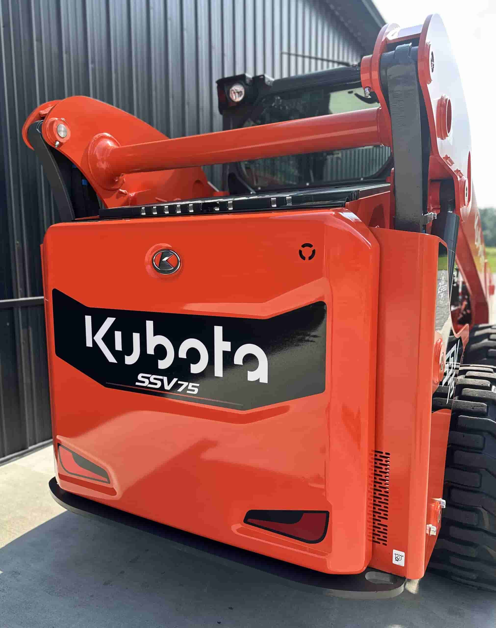 2023 KUBOTA SSV75 LIKE NEW
